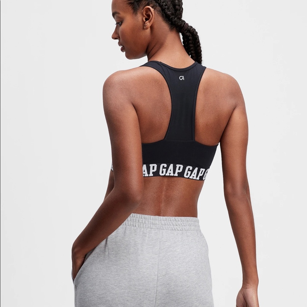 GapFit T-Back Sports Bra Black and White - Picture 3 of 11
